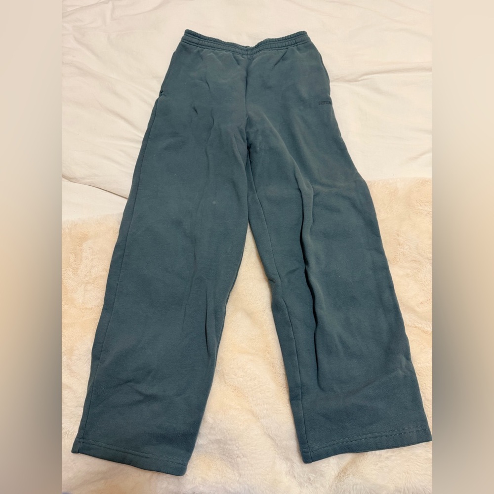 aritzia fleece sweat set - Picture 3 of 5